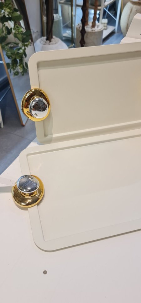 صينية معدن لون بيج يد فضي مع  ذهبي حجم صغير