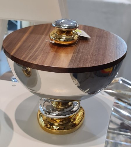 مضيفة معدني فضي مع قاعدة مع غطاء خشبي  حجم صغير