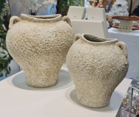 فازه حجري مخشن مع ذانتين صغار   حجم صغير