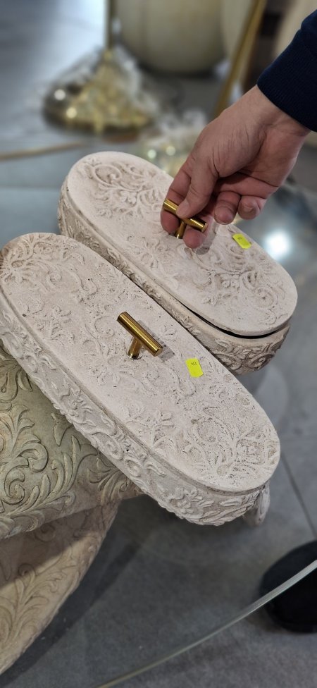 مضيفة بيضاوي حجري منقش مع غطاء مع يد ذهبي لونين حجم 33 سم