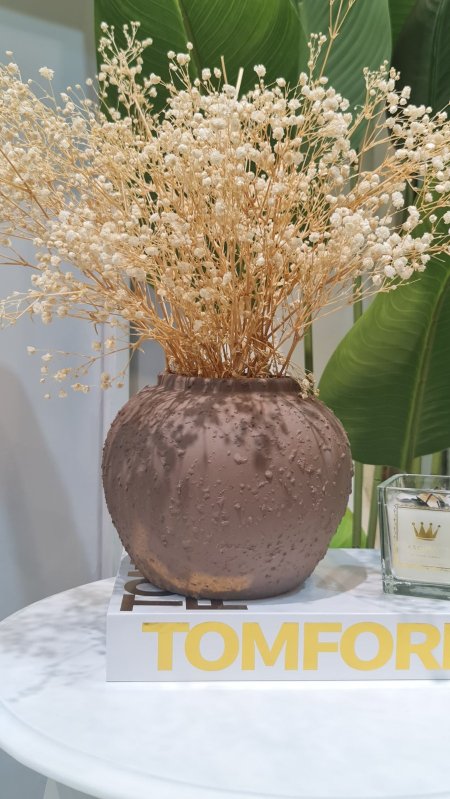 فازه مقصور لون بني حجم صغير