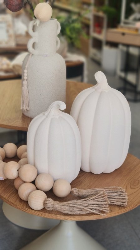 تحفة شكل قرع سيراميك منمش  لون ابيض وبني  حجم كبير