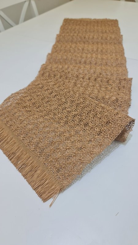 رنر لون بني  شكل القش المرن  طول 145 سم  عرض 37 سم