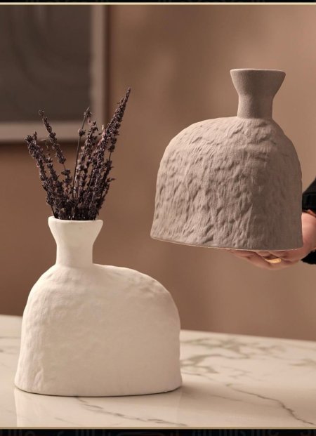 فازه ملمس حجري مع عنق حجم كبير لون ابيض