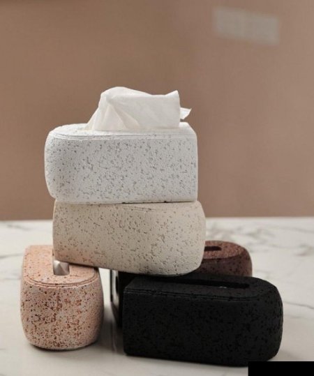 بكيت محارم حجري واقف منقش