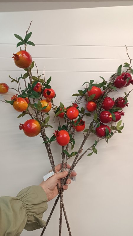 عرق رمان لون احمر